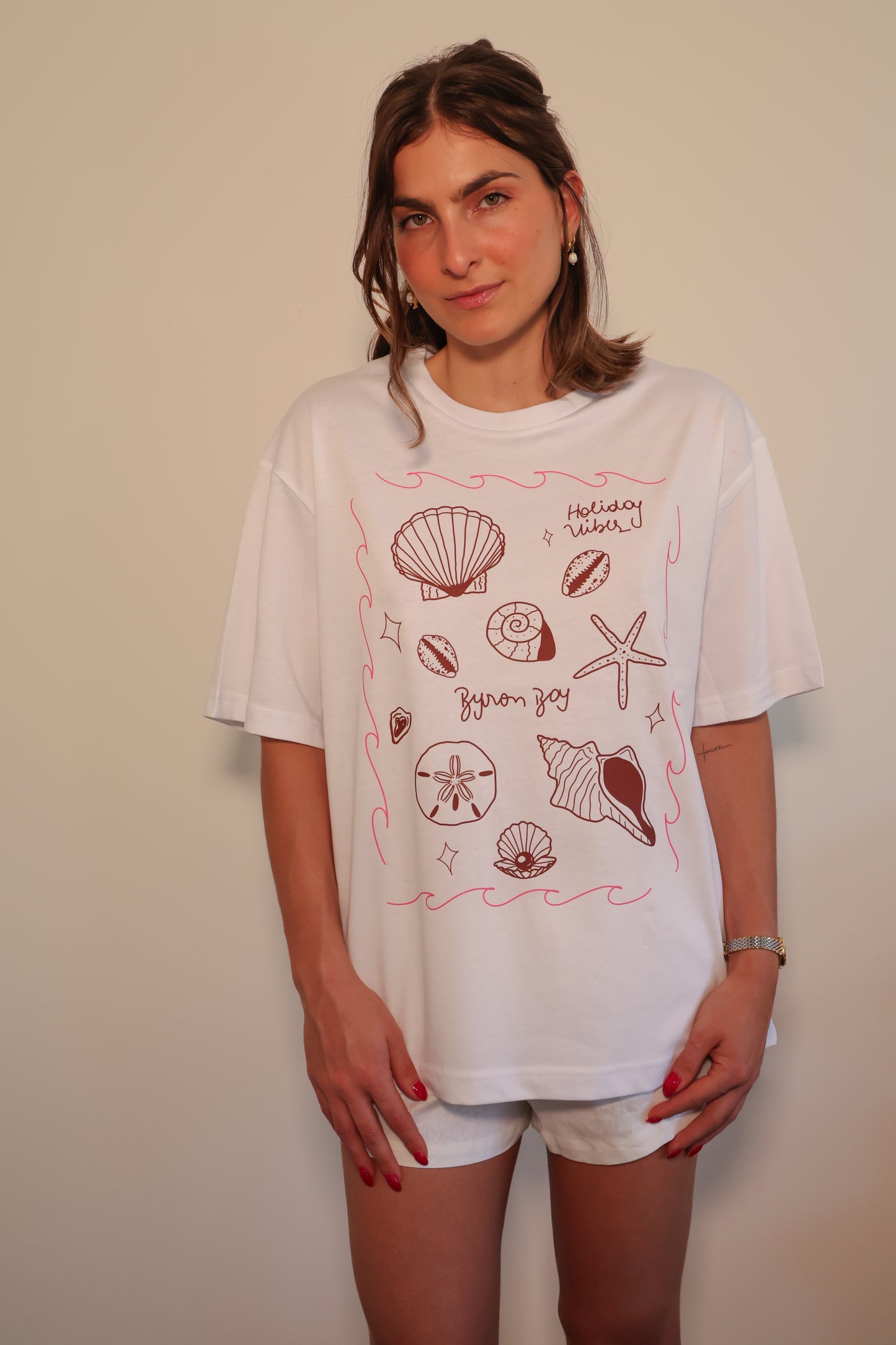 Holiday shells graphic t-shirt
