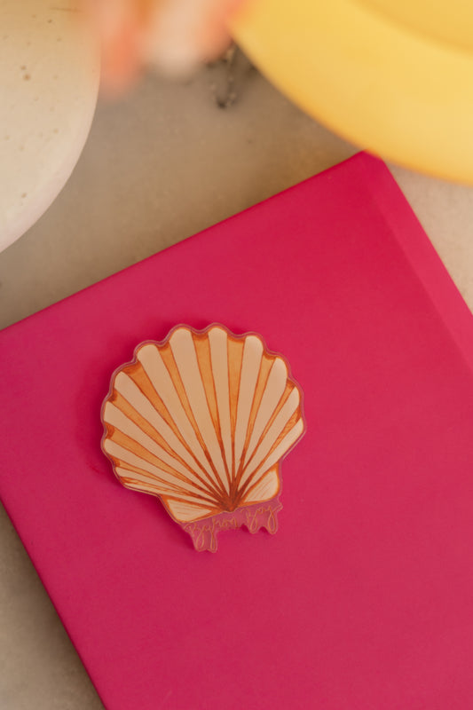 Acrylic shell art magnet